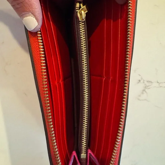 Preowned Tory Burch Perry Patchwork Hearts Long Zip Wallet - Picture 5 of 14